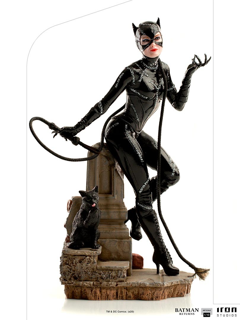 La sensuale Michelle Pfeiffer in una statua di Catwoman - Toyzntech - il  portale del collezionismo, statue, news, recensioni e molto altro